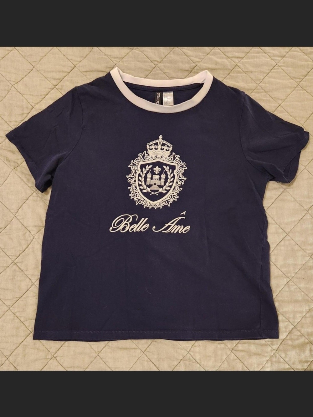 H&M Black Short-Sleeve Ringer Graphic Tee with White "Belle Ame" Crest Size M - Picture 3 of 8